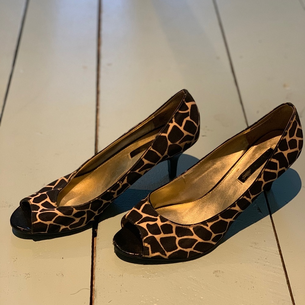 Giraffe print peep toe pumps